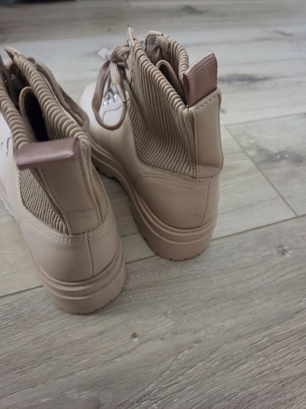 Womens Boots - Picture 3 of 4